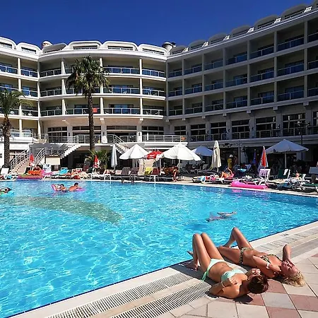 Pineta Park Deluxe Отель