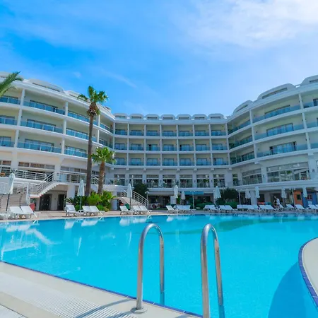فندق Pineta Park Deluxe مرمريس