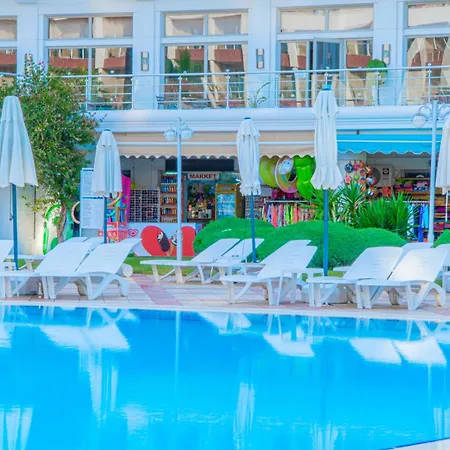 فندق Pineta Park Deluxe