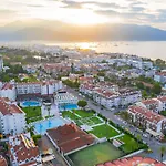 Pineta Park Deluxe Hotel 5*