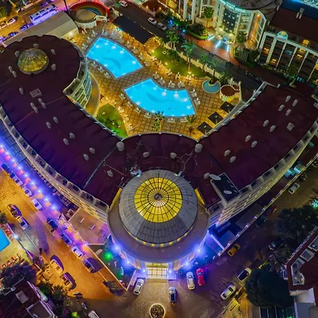 Pineta Park Deluxe Hotell