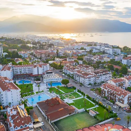 Pineta Park Deluxe Hotell 5*