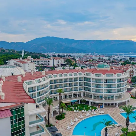 Pineta Park Deluxe Hotell 5*