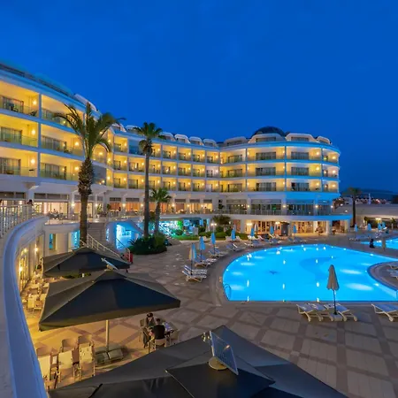 Pineta Park Deluxe Hotell 5*
