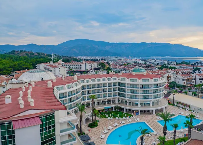 Pineta Park Deluxe מלון 5*