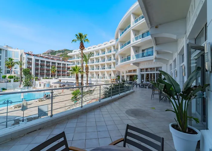 Pineta Park Deluxe מלון 5*