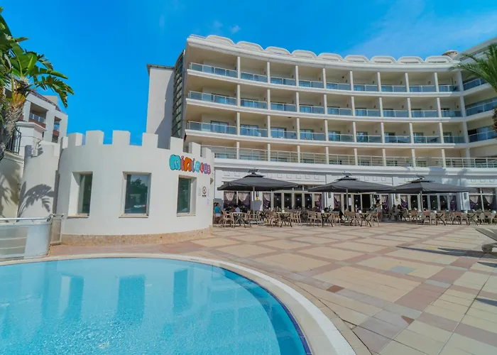 מלון Pineta Park Deluxe