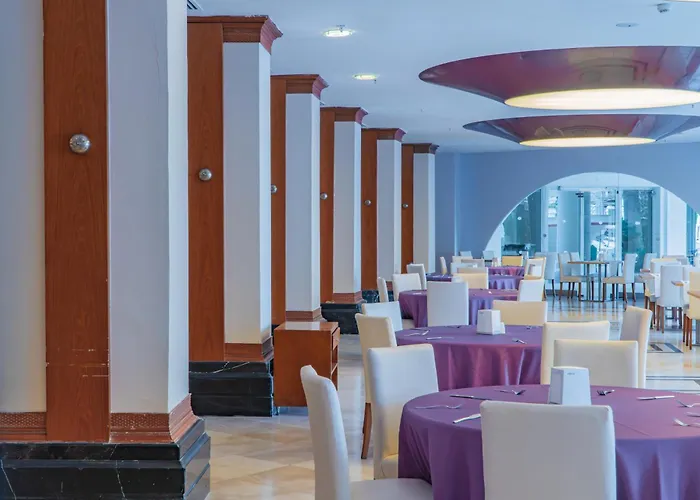Pineta Park Deluxe מלון
